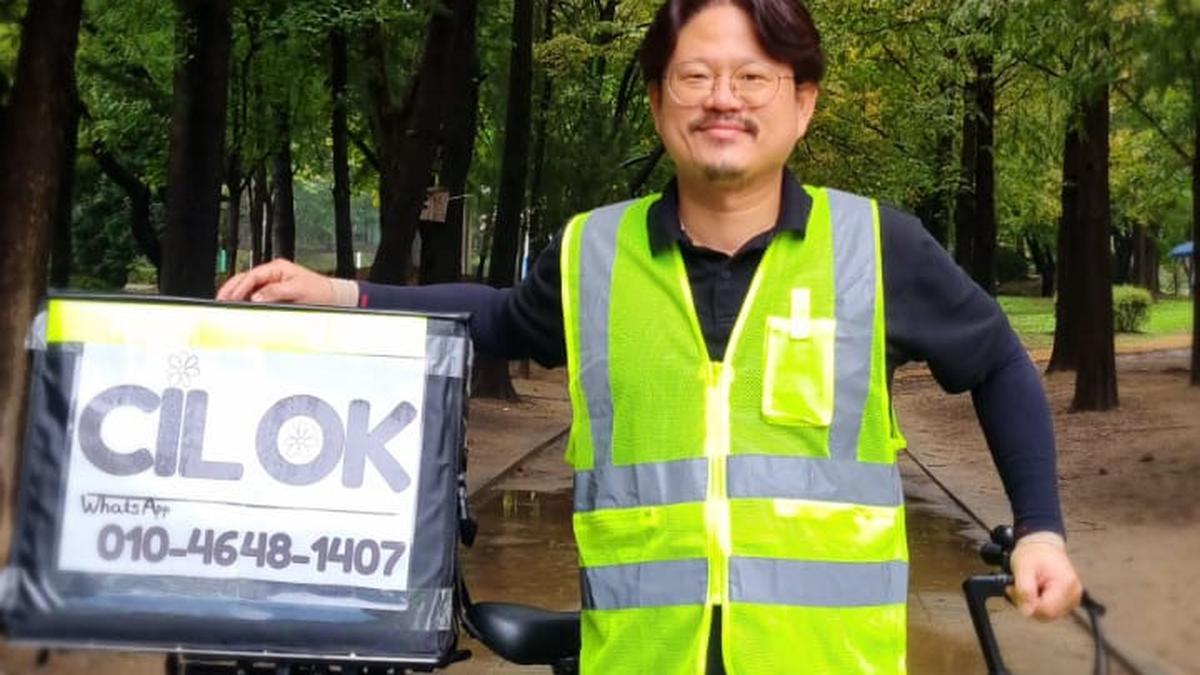 3 Berita Hari Ini: Pria Korea Menjadi Pedagang Cilok Keliling di Ansan Korea Selatan