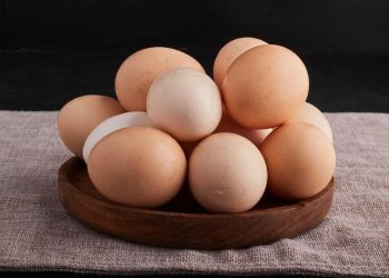 Cara Mengetahui Telur Segar dan Tips Menyimpannya Agar Tahan Lama