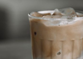 Membuat Es Kopi Susu Creamy dan Nikmat tanpa Kental Manis