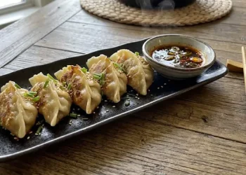 Resep Gyoza Isi Ayam dan Sayuran yang Gurih untuk Camilan Nikmat